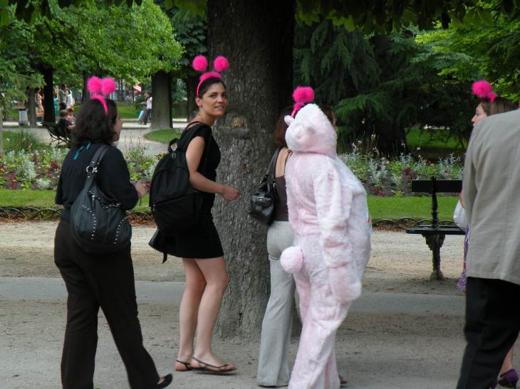  filles déguisées en lapins